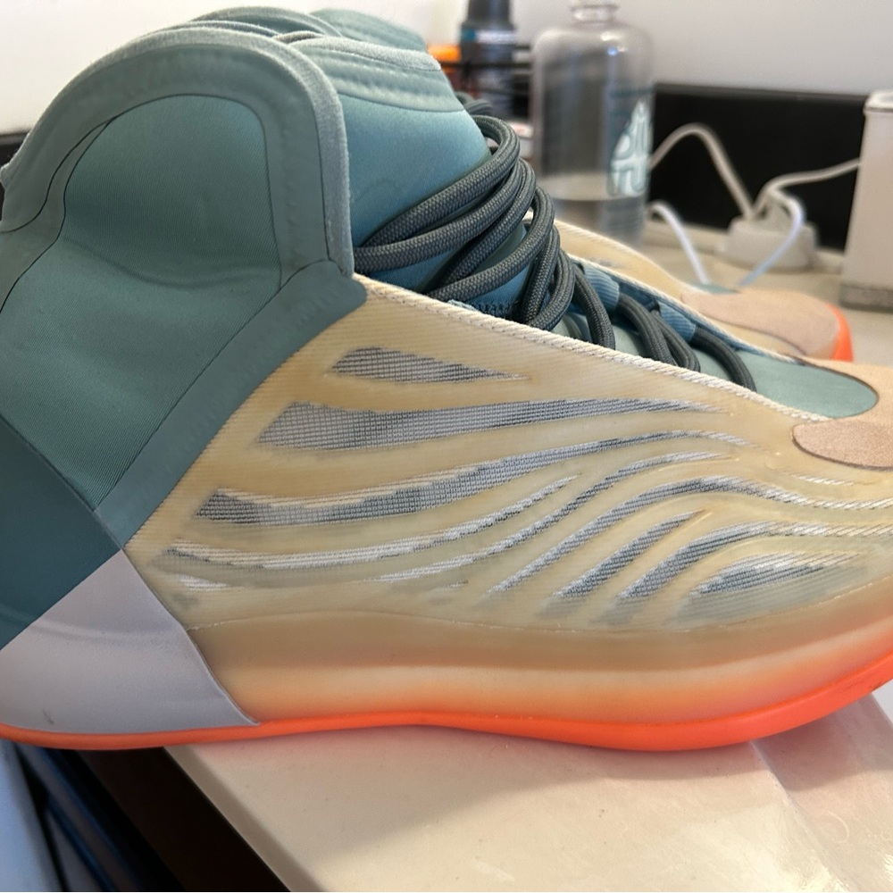 Yeezy qntm